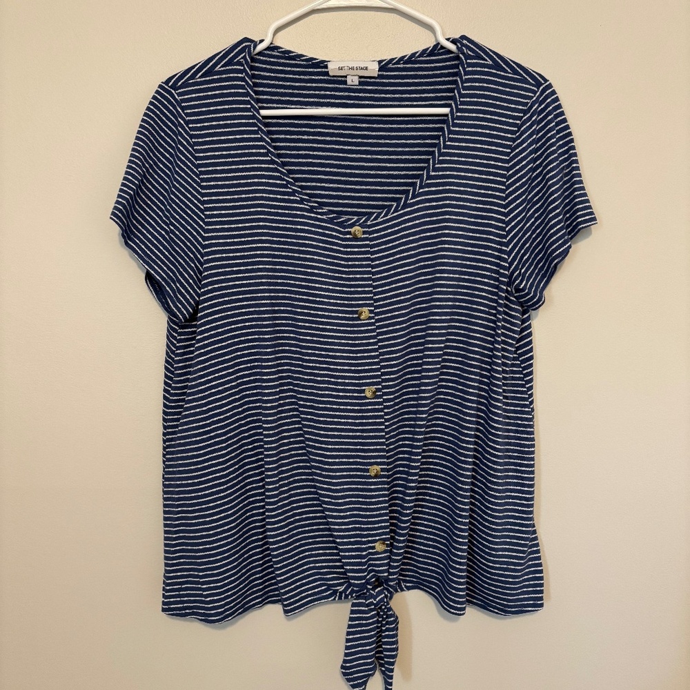 Set The Stage navy striped crop top L with front tie accent